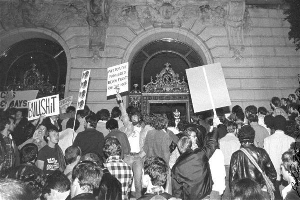 HARVEY MILK - "Out of the bars, into the streets!" - The White Night Riots
