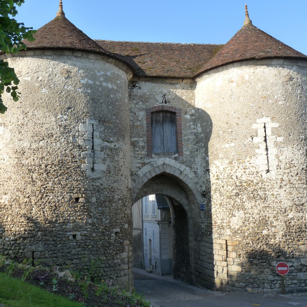 A Tour Of Joigny Starting Point At The Harbor Porte Du